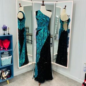 Brand New Aleta Prom Gown, Black Prom Dress Size 6, One shoulder prom dress